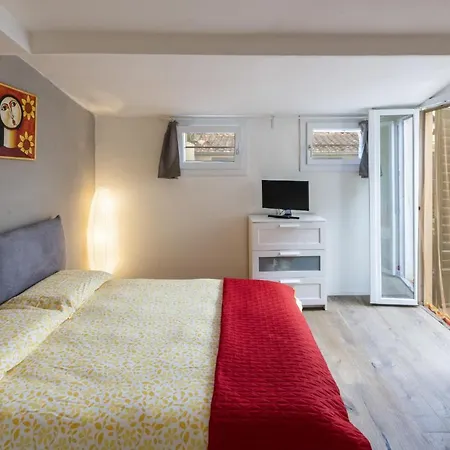 Il Giardino Di Borgo Allegri Apartment